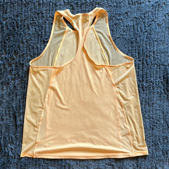 Athleta Ultimate Hybrid Tank - Picture 2 of 3
